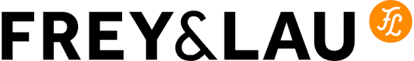 Logo von FREY & LAU mit stilisiertem Schriftzug in Schwarz und orangefarbener Hervorhebung des Buchstabens „F“.